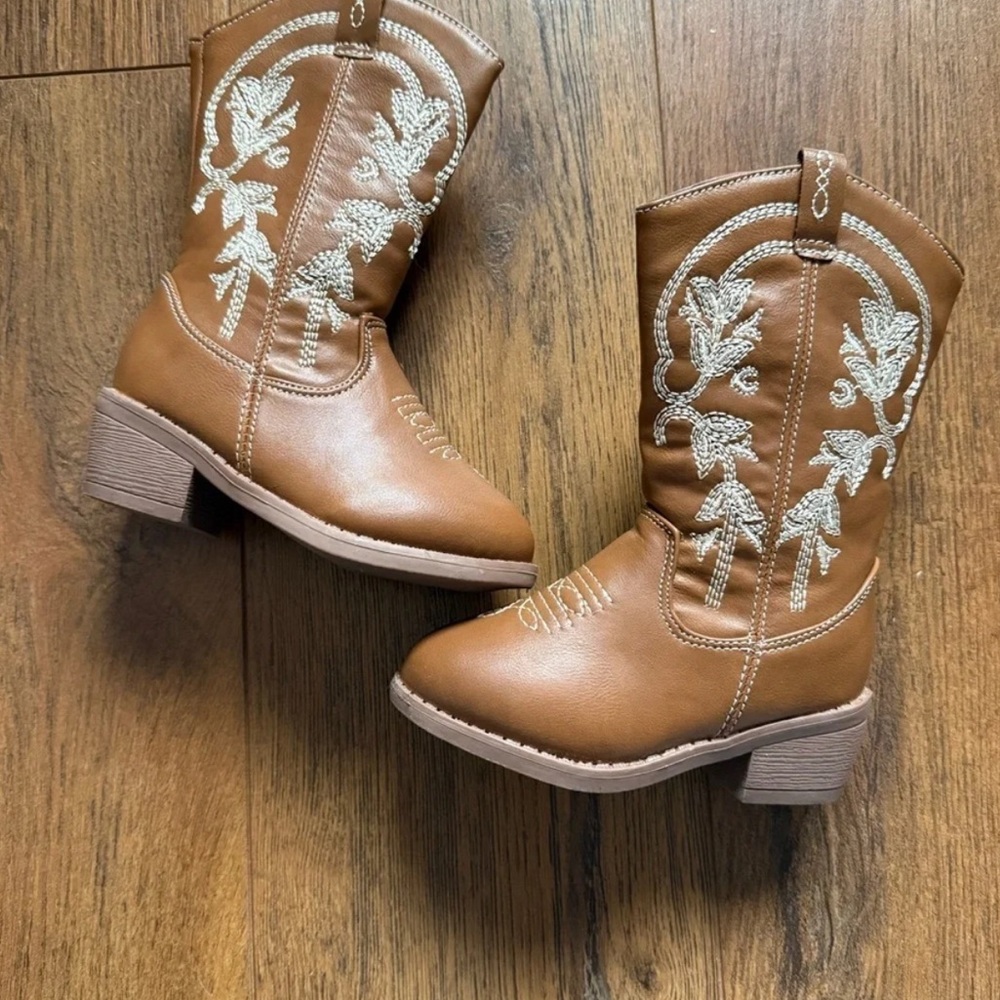 Toddler steppingstone Tan Cowboy Boots with White Embroidery Sz 8 toddler NWOB